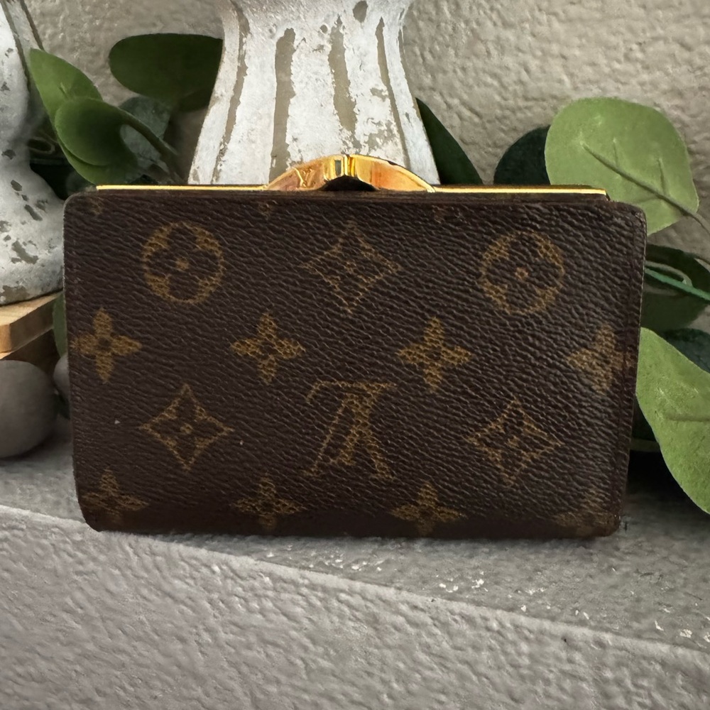 Louis Vuitton vintage compact kiss lock wallet - Picture 4 of 16